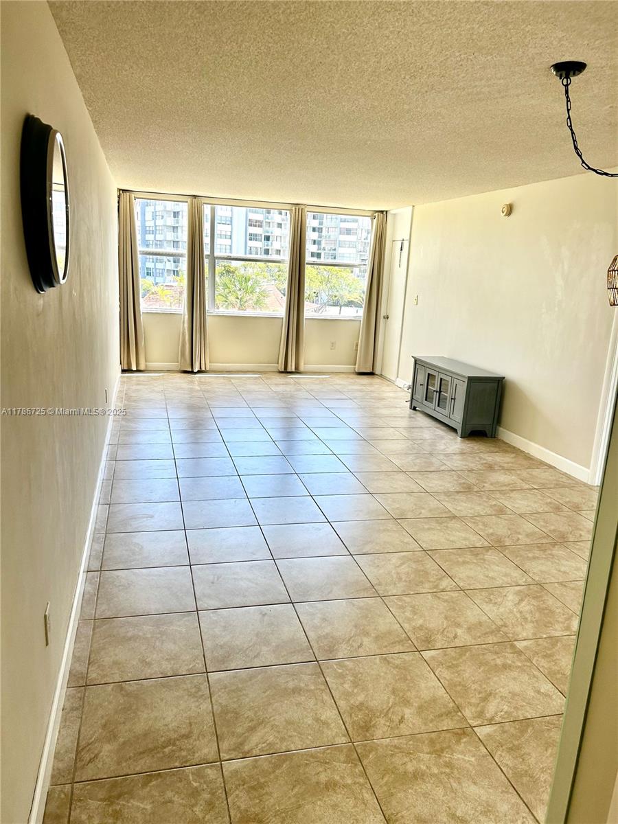 1200 NE Miami Gardens Dr 317W