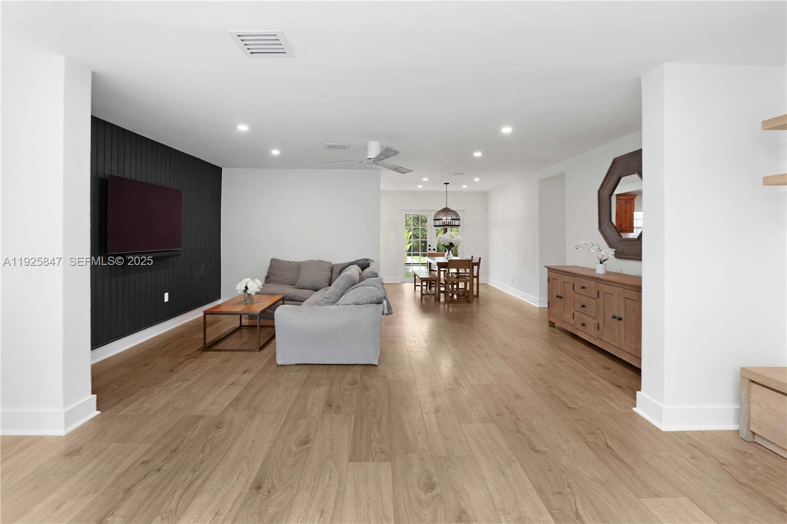 HOLLYWOOD - Residential