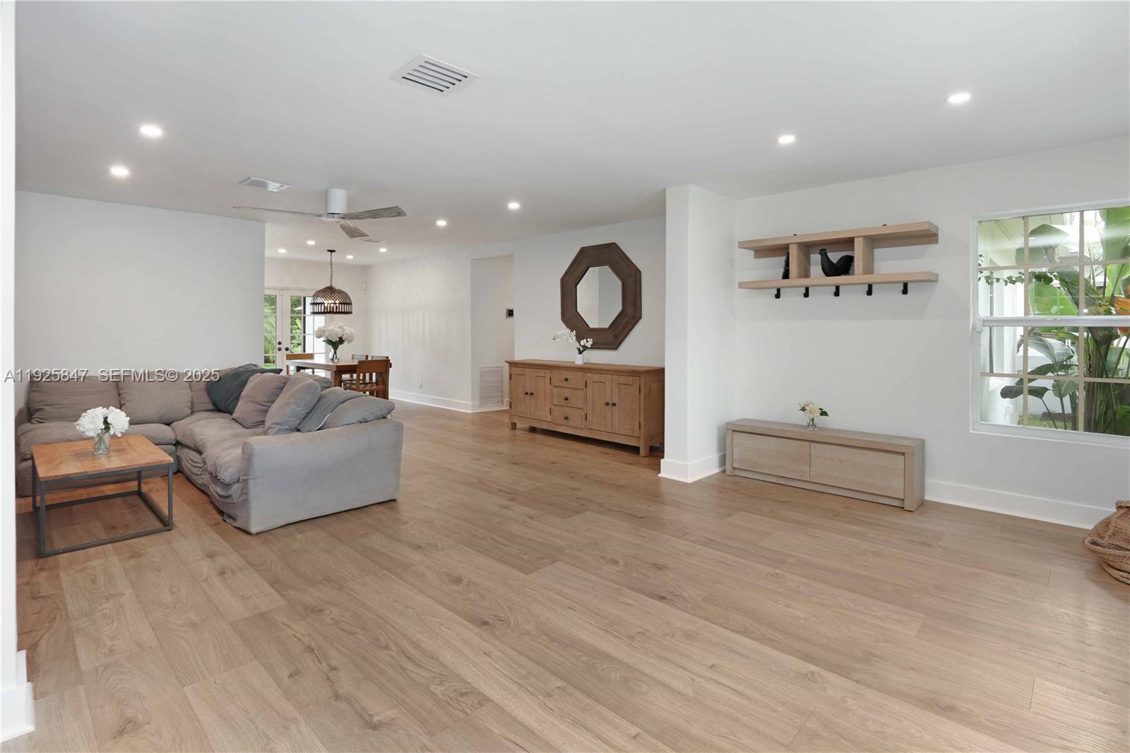 HOLLYWOOD - Residential