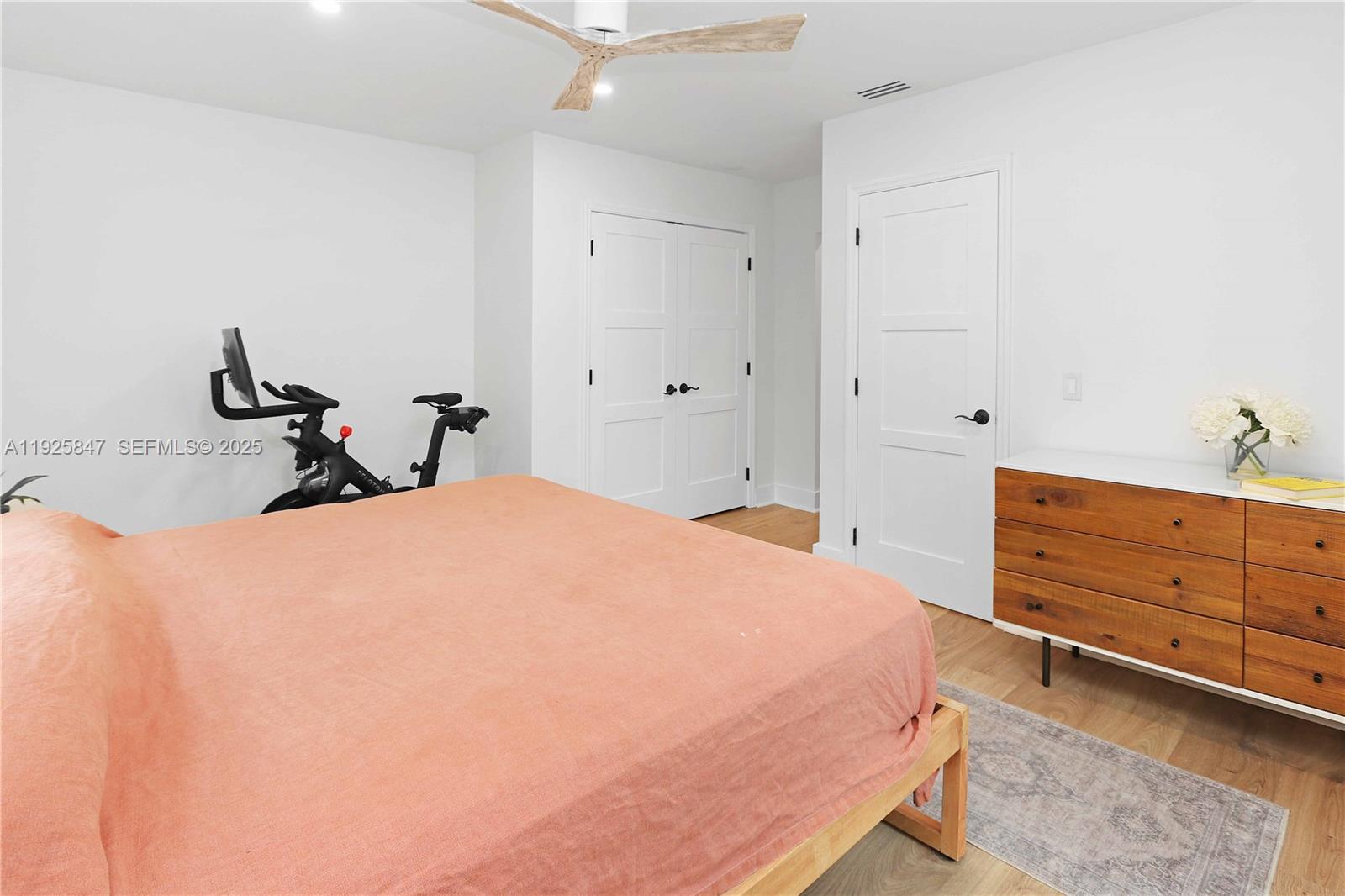 HOLLYWOOD - Residential