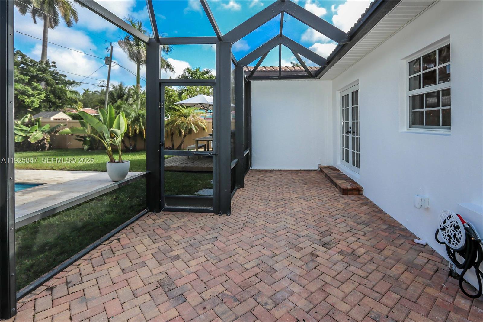 HOLLYWOOD - Residential