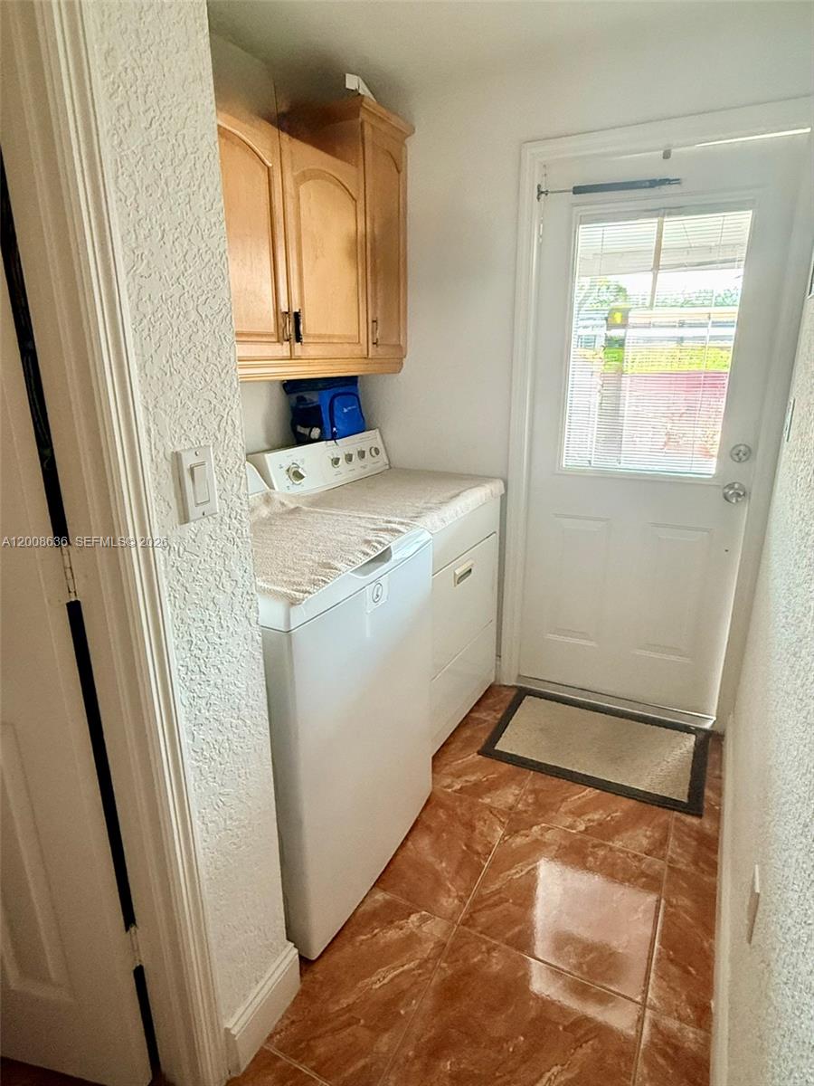 HIALEAH 5TH ADDN - Residential