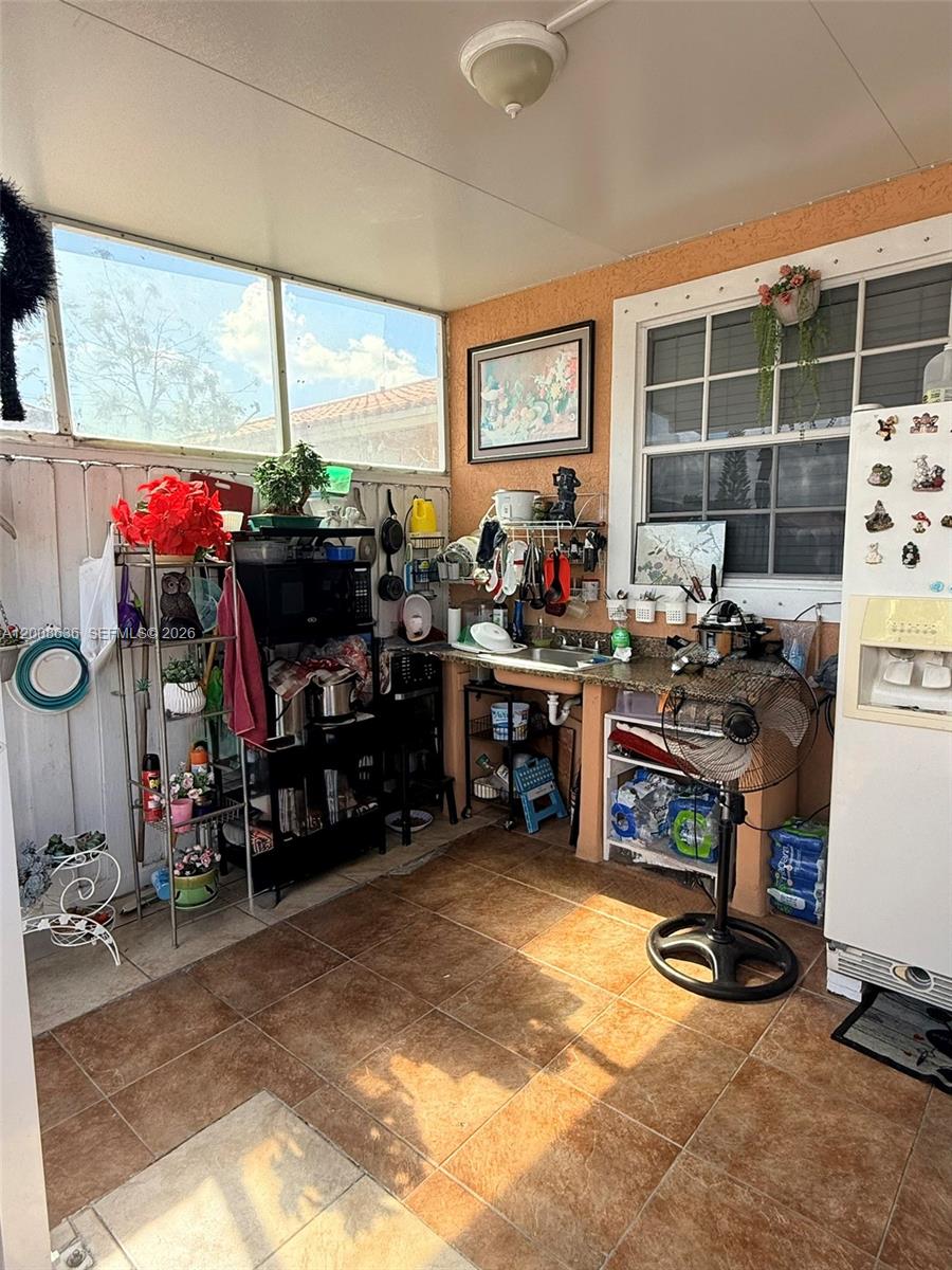 HIALEAH 5TH ADDN - Residential