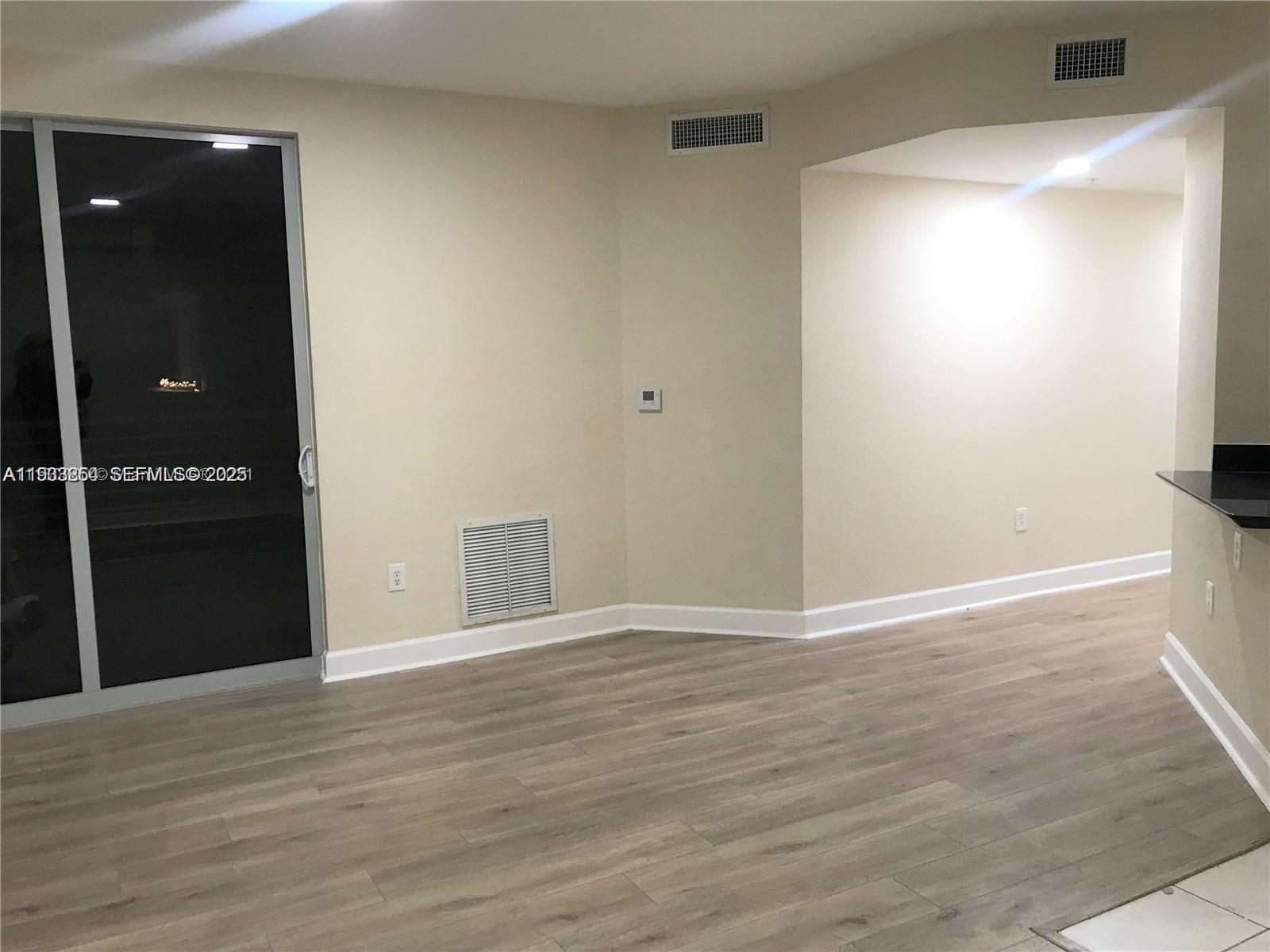 RADIUS CONDO - Residential Lease