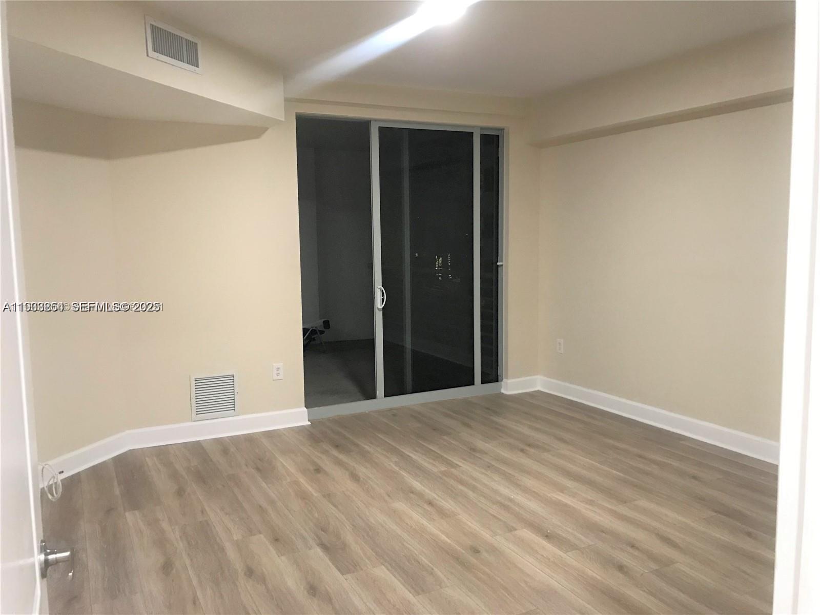 RADIUS CONDO - Residential Lease