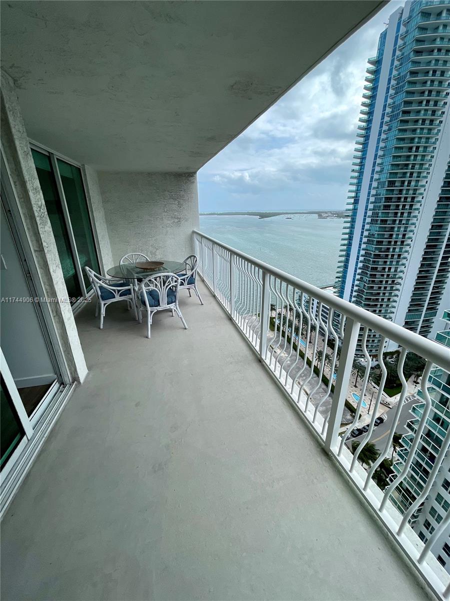 THE CLUB AT BRICKELL BAY - Residential