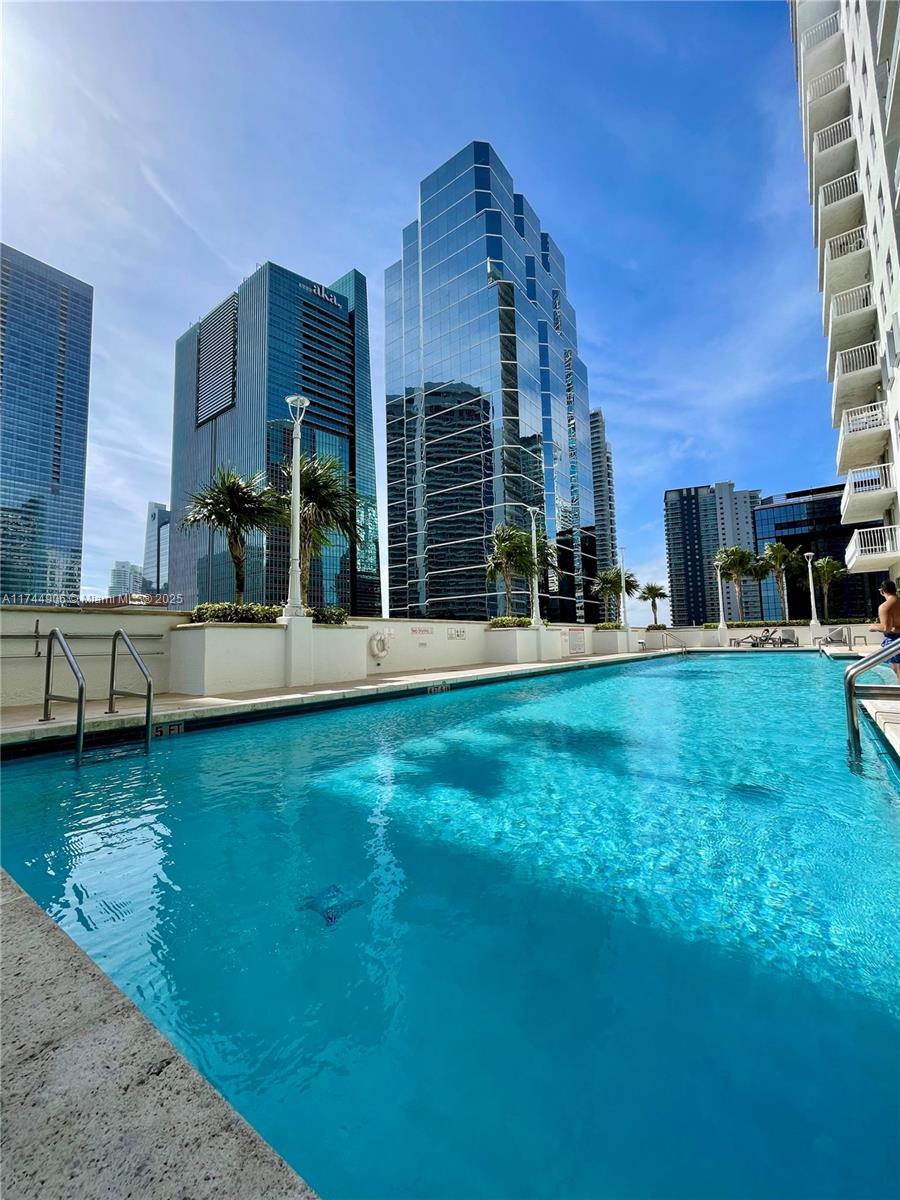 THE CLUB AT BRICKELL BAY - Residential