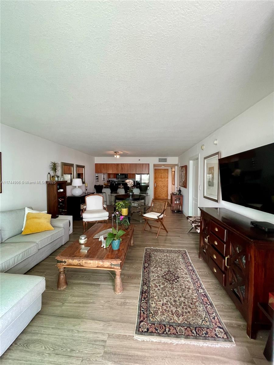 THE CLUB AT BRICKELL BAY - Residential