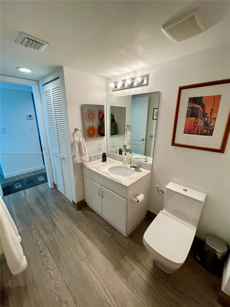 THE CLUB AT BRICKELL BAY - Residential