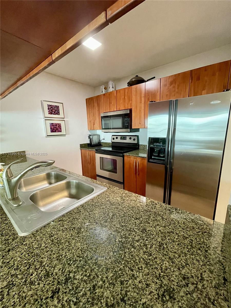 THE CLUB AT BRICKELL BAY - Residential