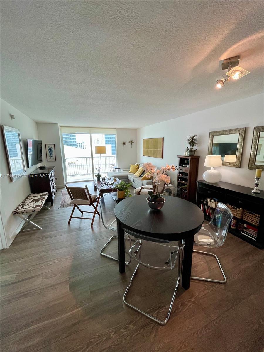 THE CLUB AT BRICKELL BAY - Residential