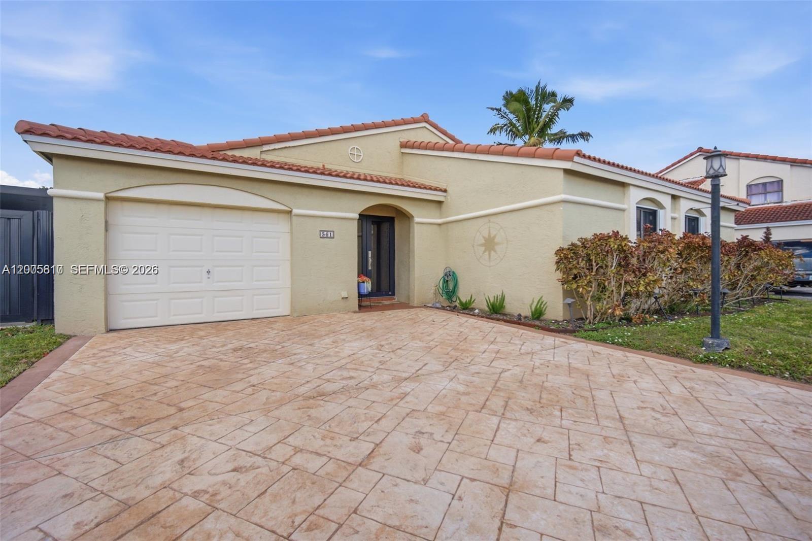 561 SW 87th Ct