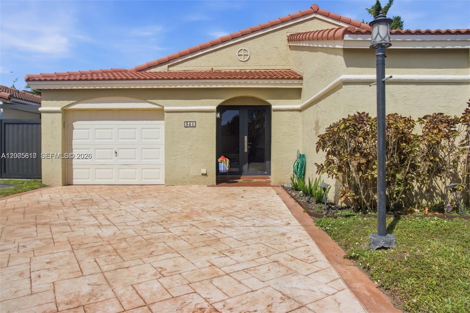 561 SW 87th Ct