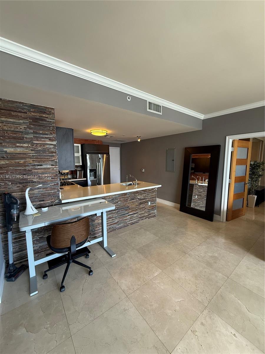 IVY CONDO - Residential