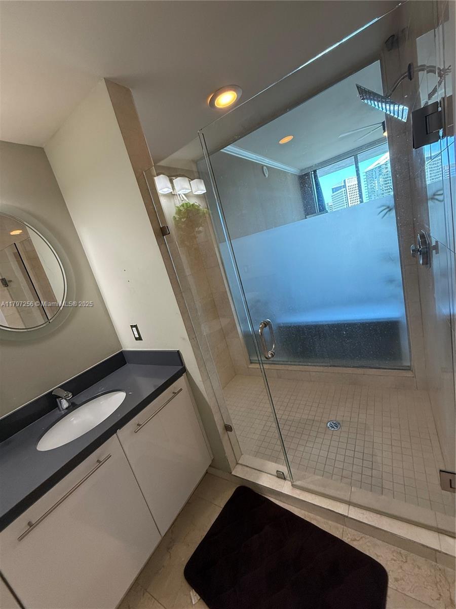 IVY CONDO - Residential