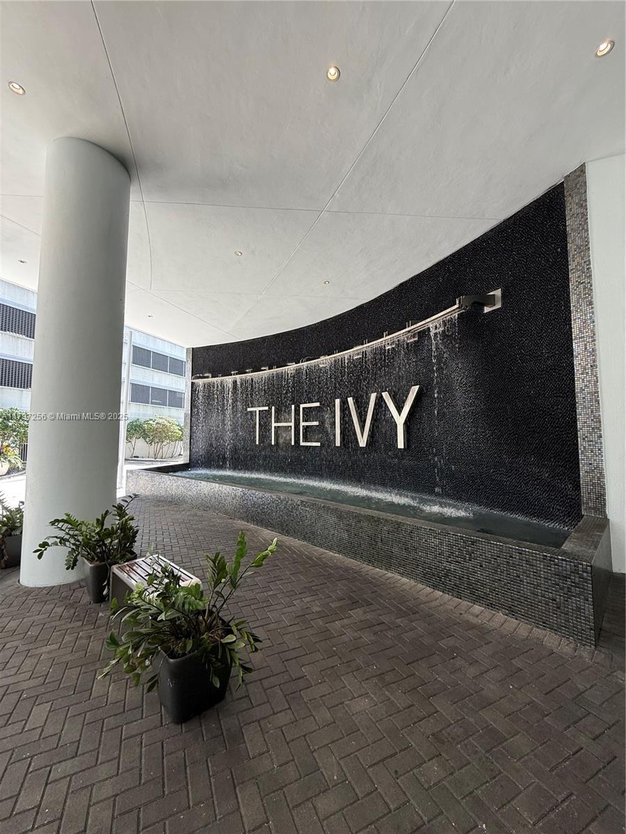 IVY CONDO - Residential