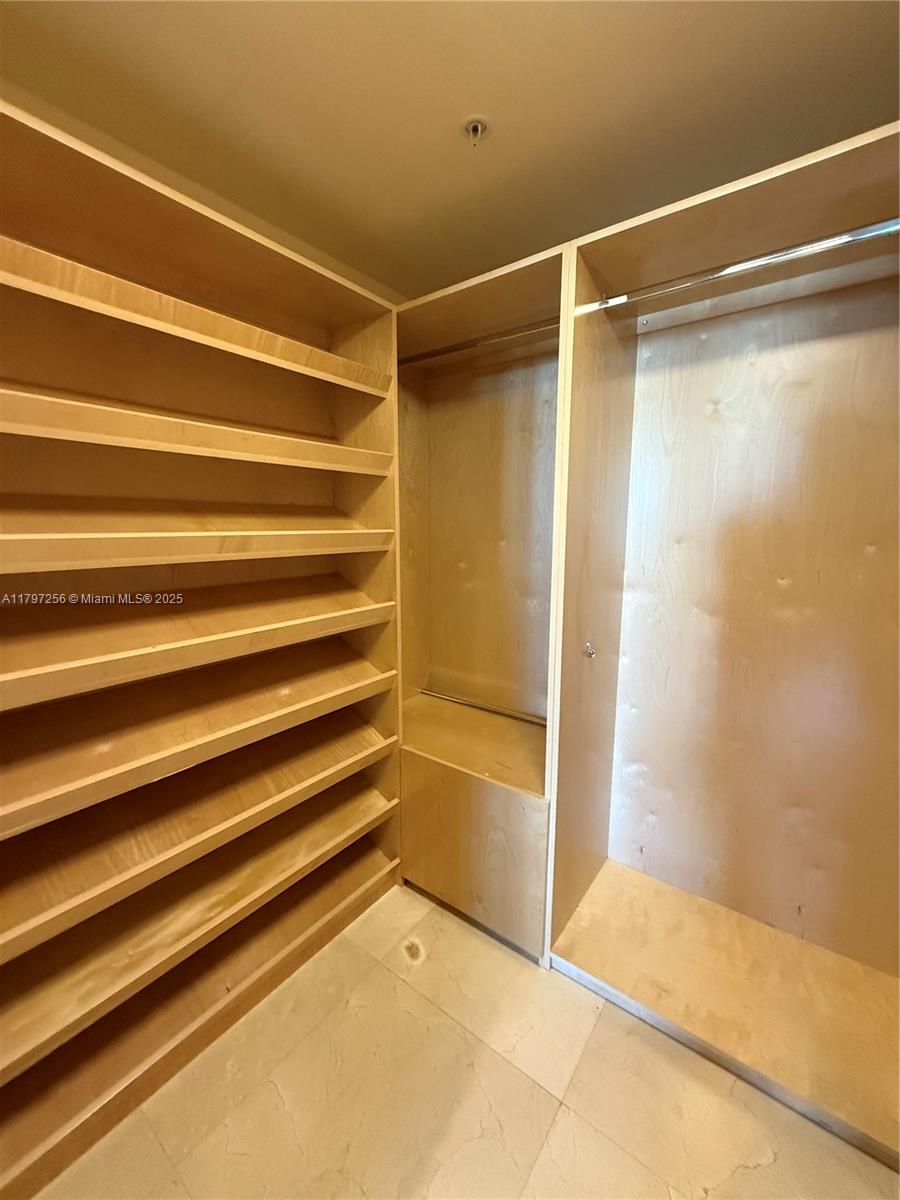 IVY CONDO - Residential