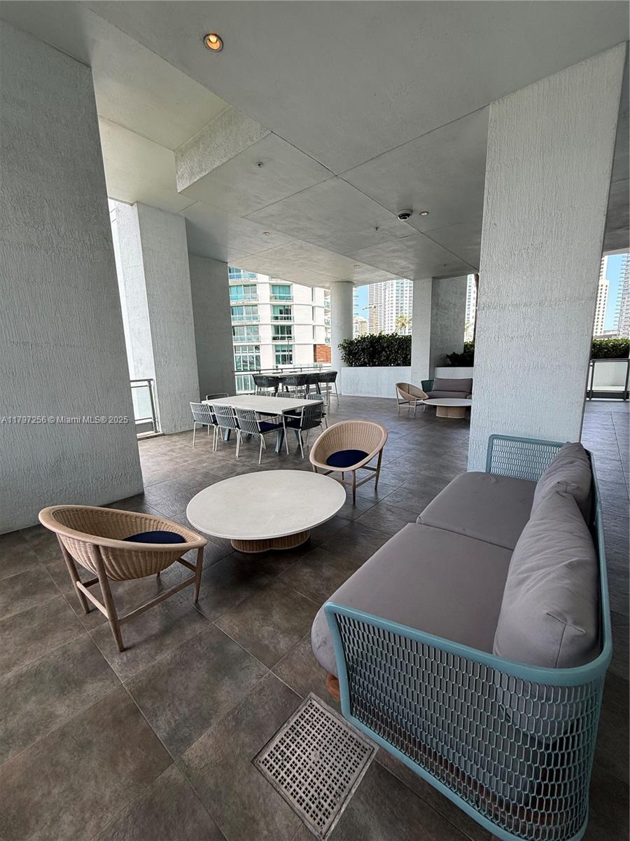 IVY CONDO - Residential