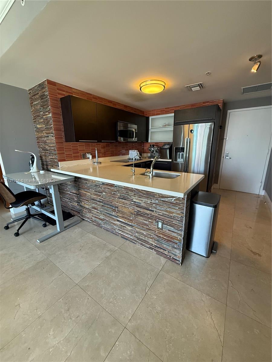 IVY CONDO - Residential