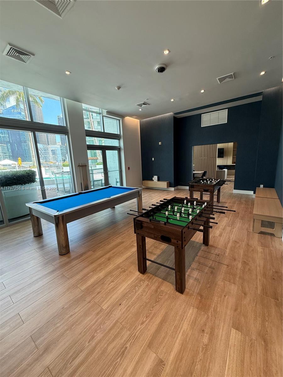 IVY CONDO - Residential