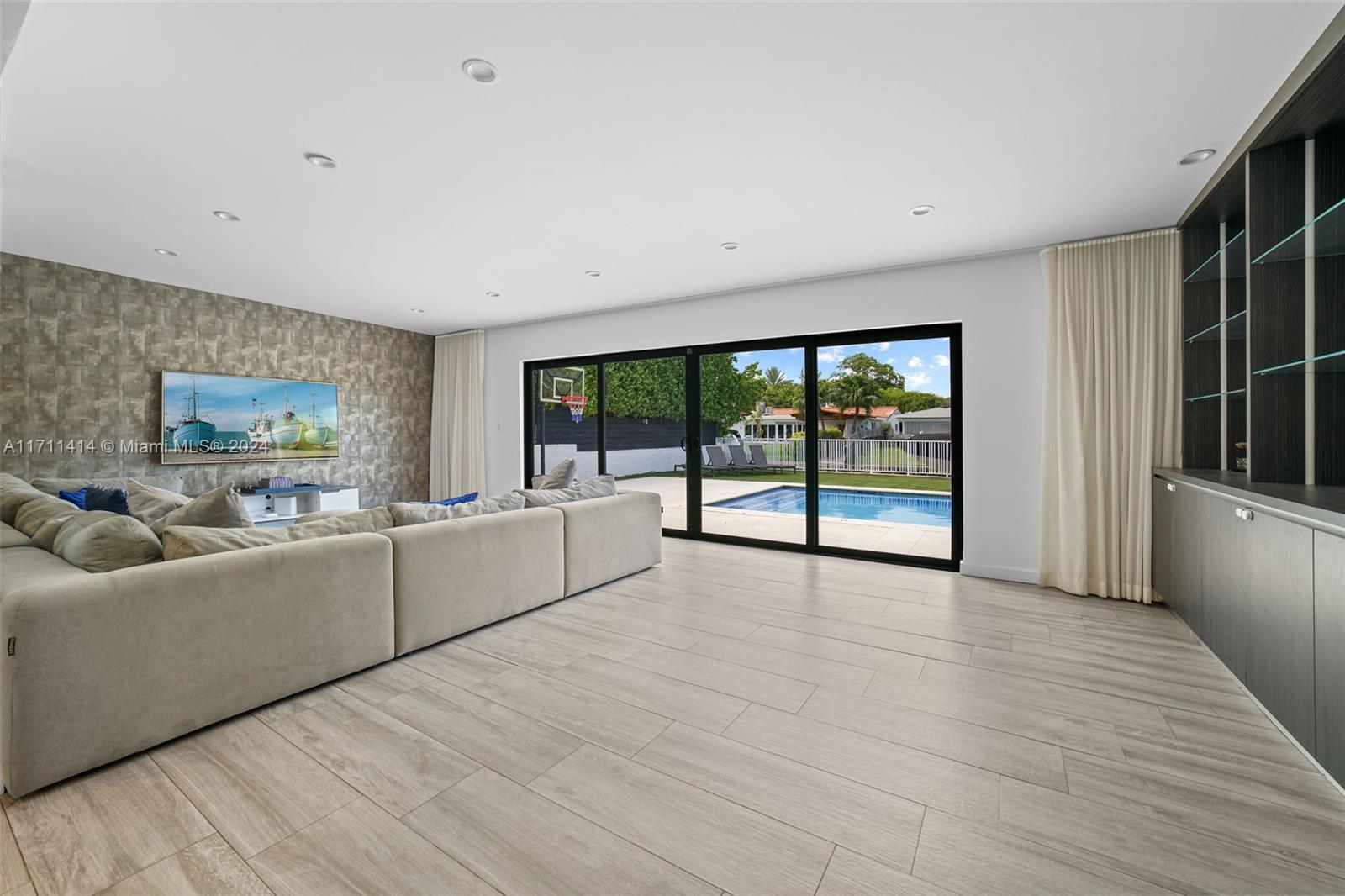 BISCAYNE POINT - Residential