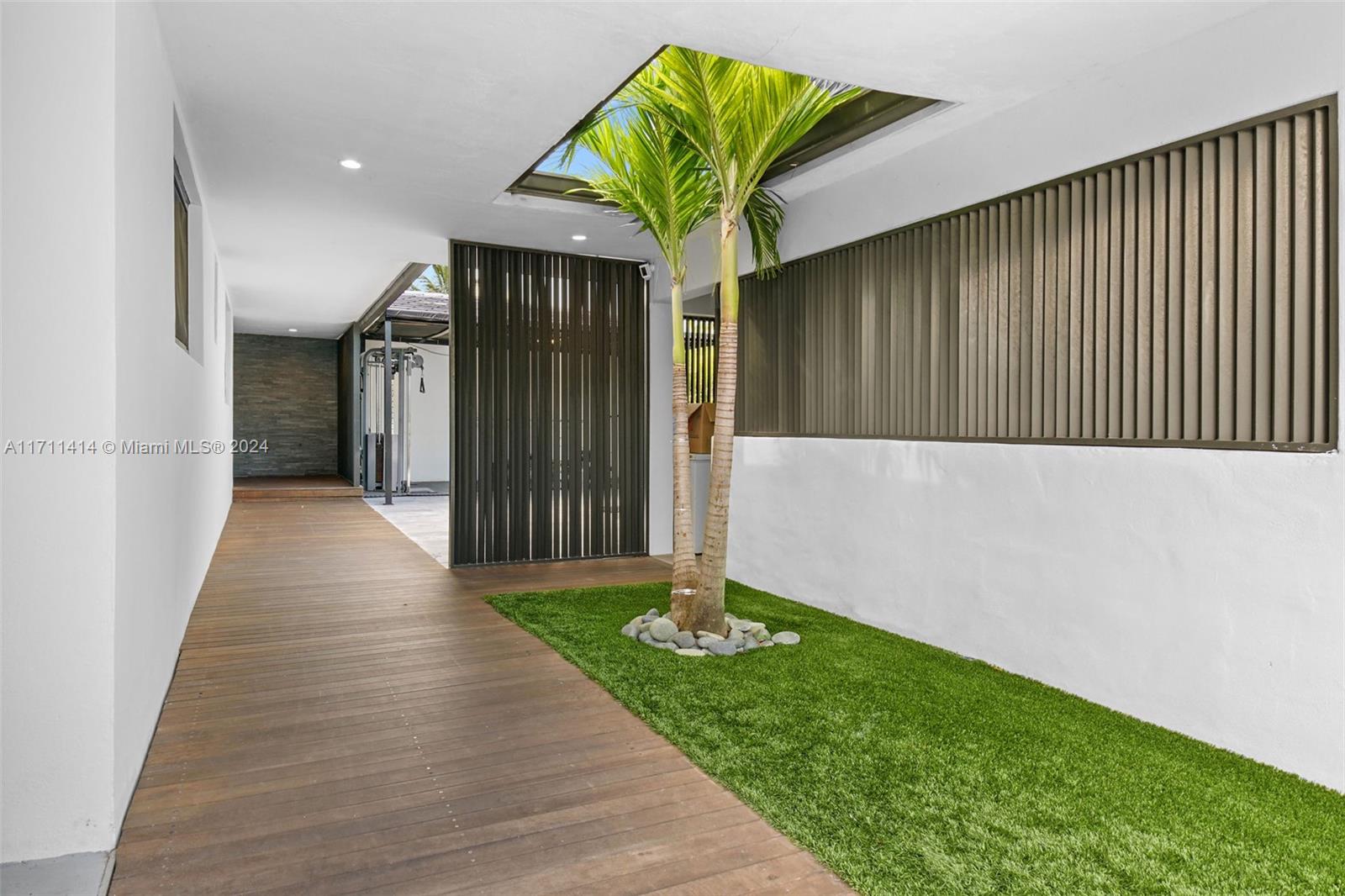 BISCAYNE POINT - Residential
