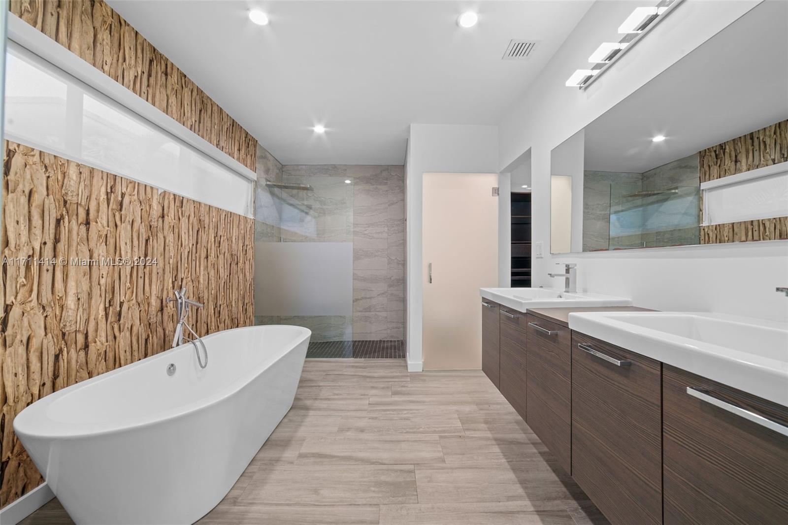 BISCAYNE POINT - Residential