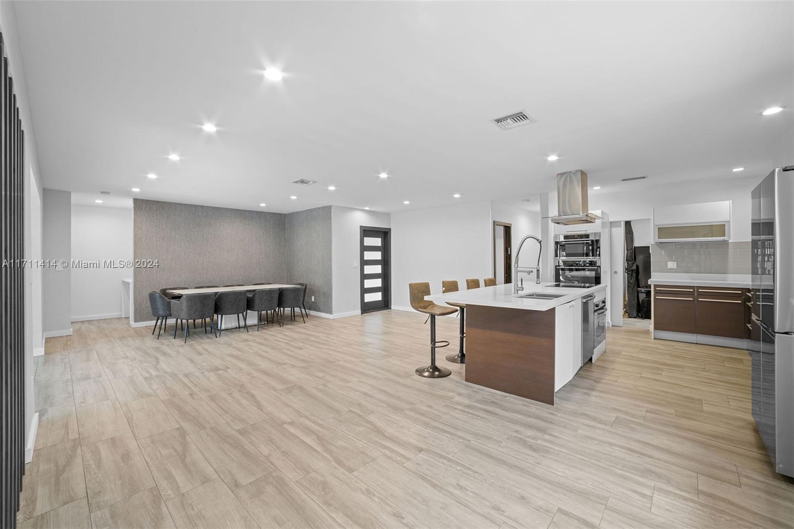 BISCAYNE POINT - Residential