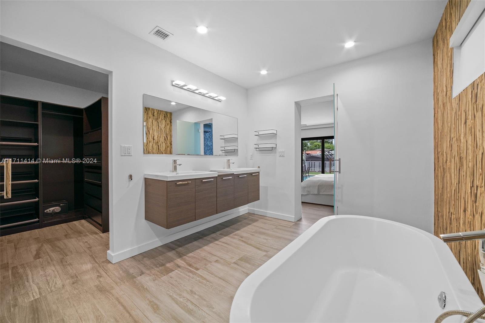 BISCAYNE POINT - Residential