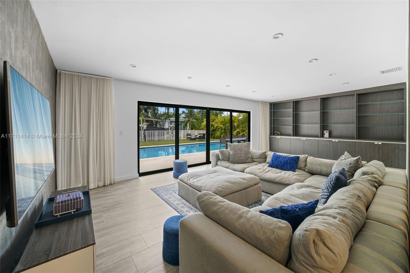 BISCAYNE POINT - Residential