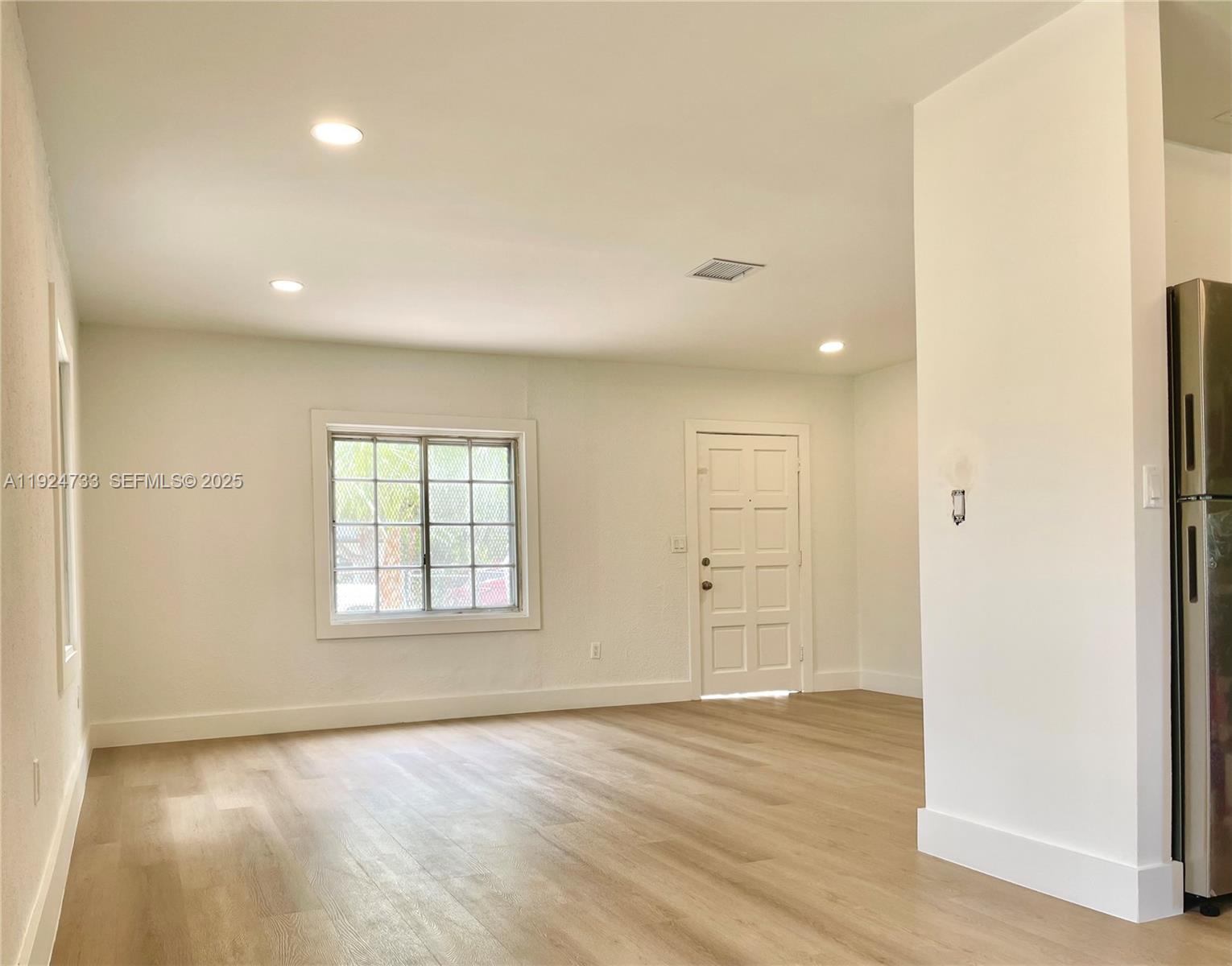 NORTH SHORE HEIGHTS - Residential Lease