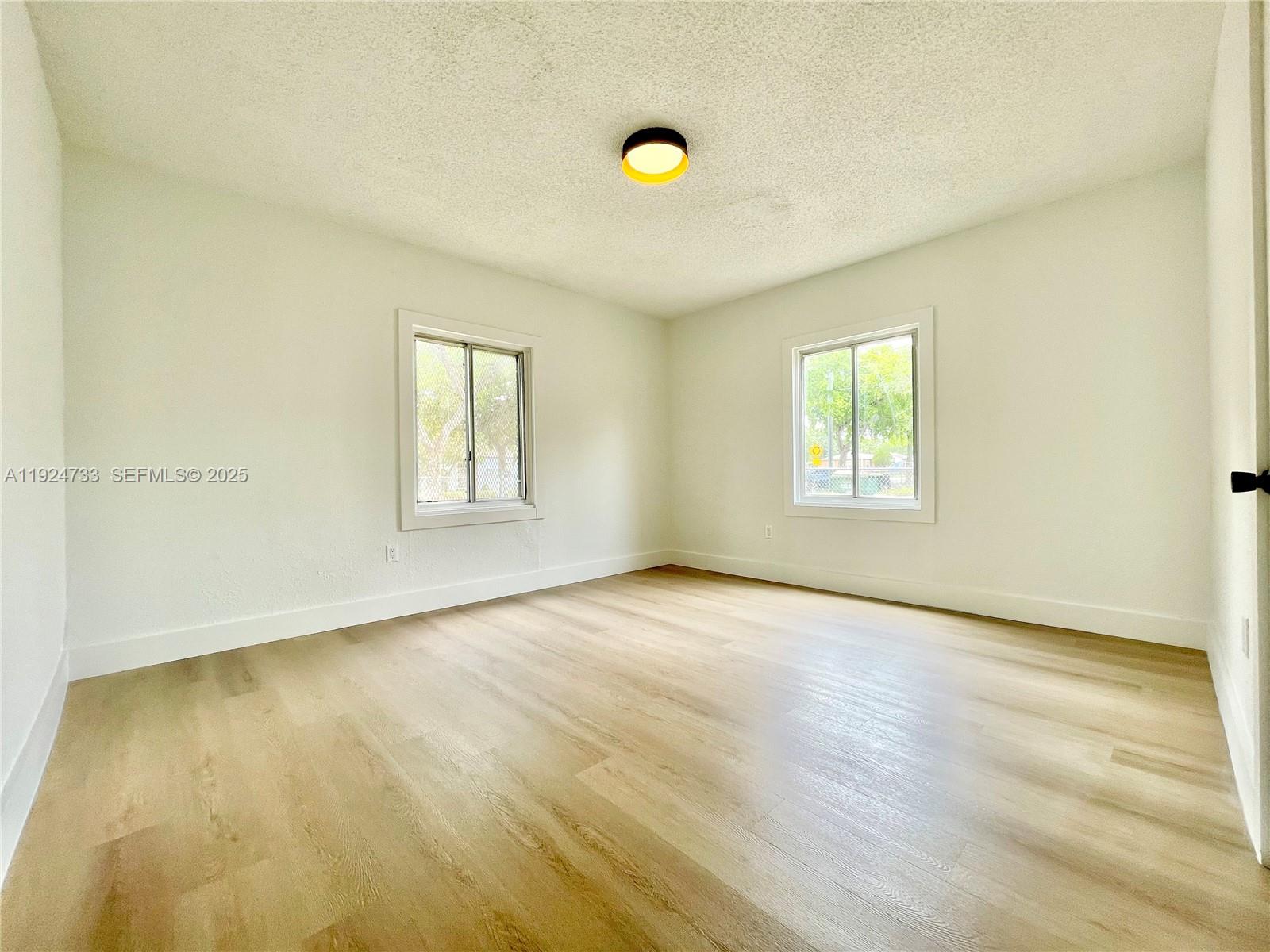 NORTH SHORE HEIGHTS - Residential Lease