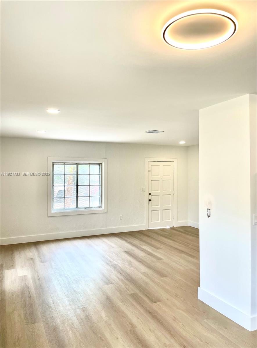 NORTH SHORE HEIGHTS - Residential Lease