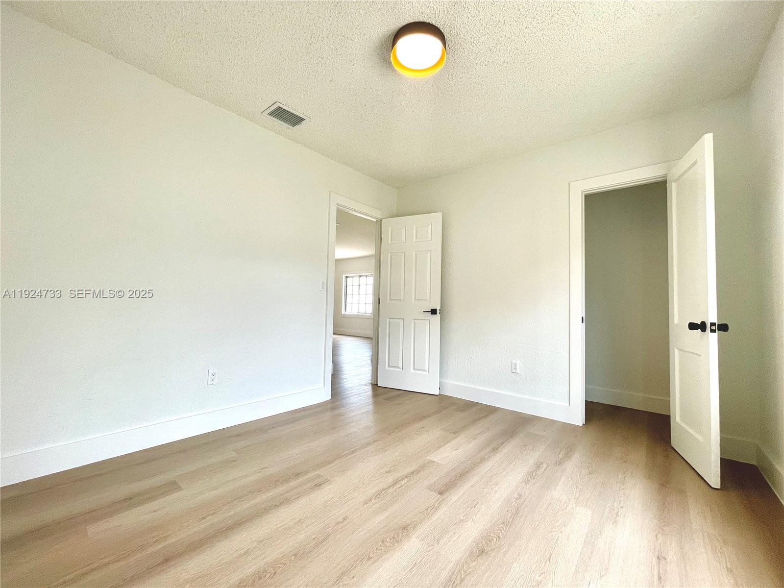 NORTH SHORE HEIGHTS - Residential Lease