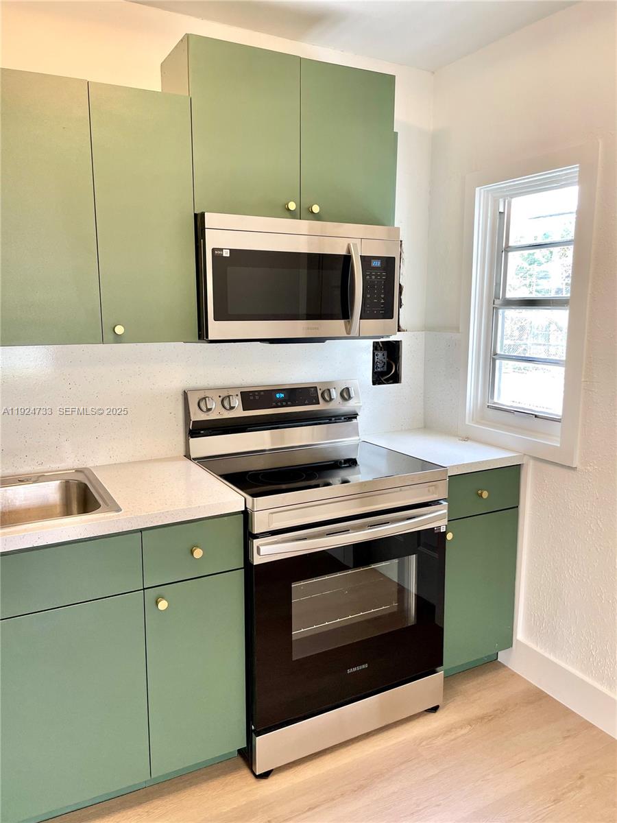 NORTH SHORE HEIGHTS - Residential Lease