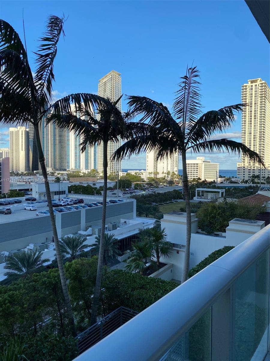 PARQUE TOWERS CONDO - Residential Lease