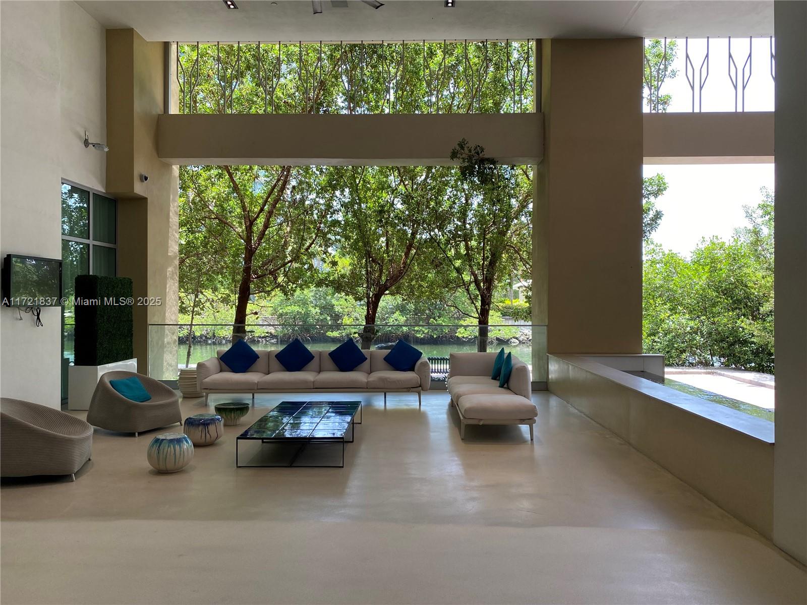 PARQUE TOWERS CONDO - Residential Lease