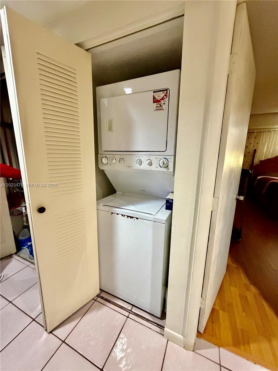 JASMINE LAKES I CONDO - Residential