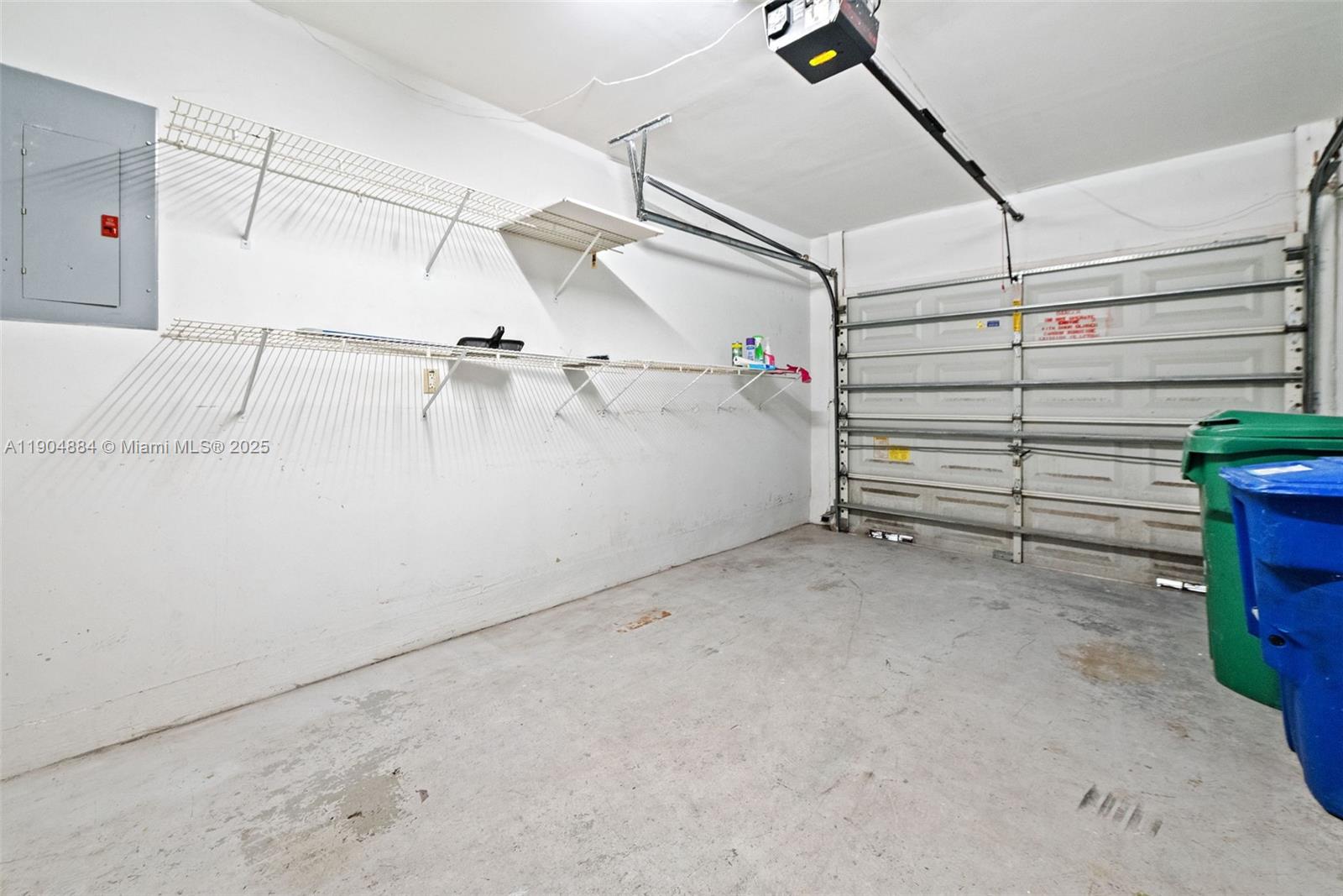 THE MOORS TOWNHOUSES - Residential Lease