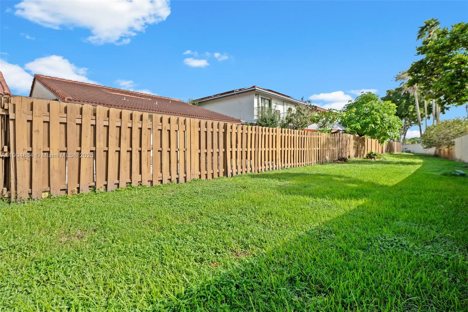 THE MOORS TOWNHOUSES - Residential Lease