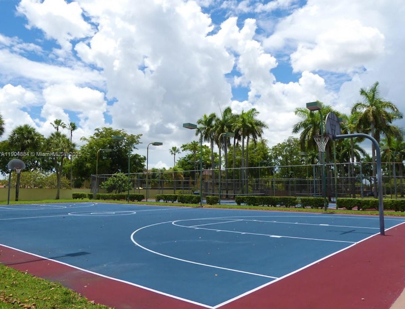 THE MOORS TOWNHOUSES - Residential Lease