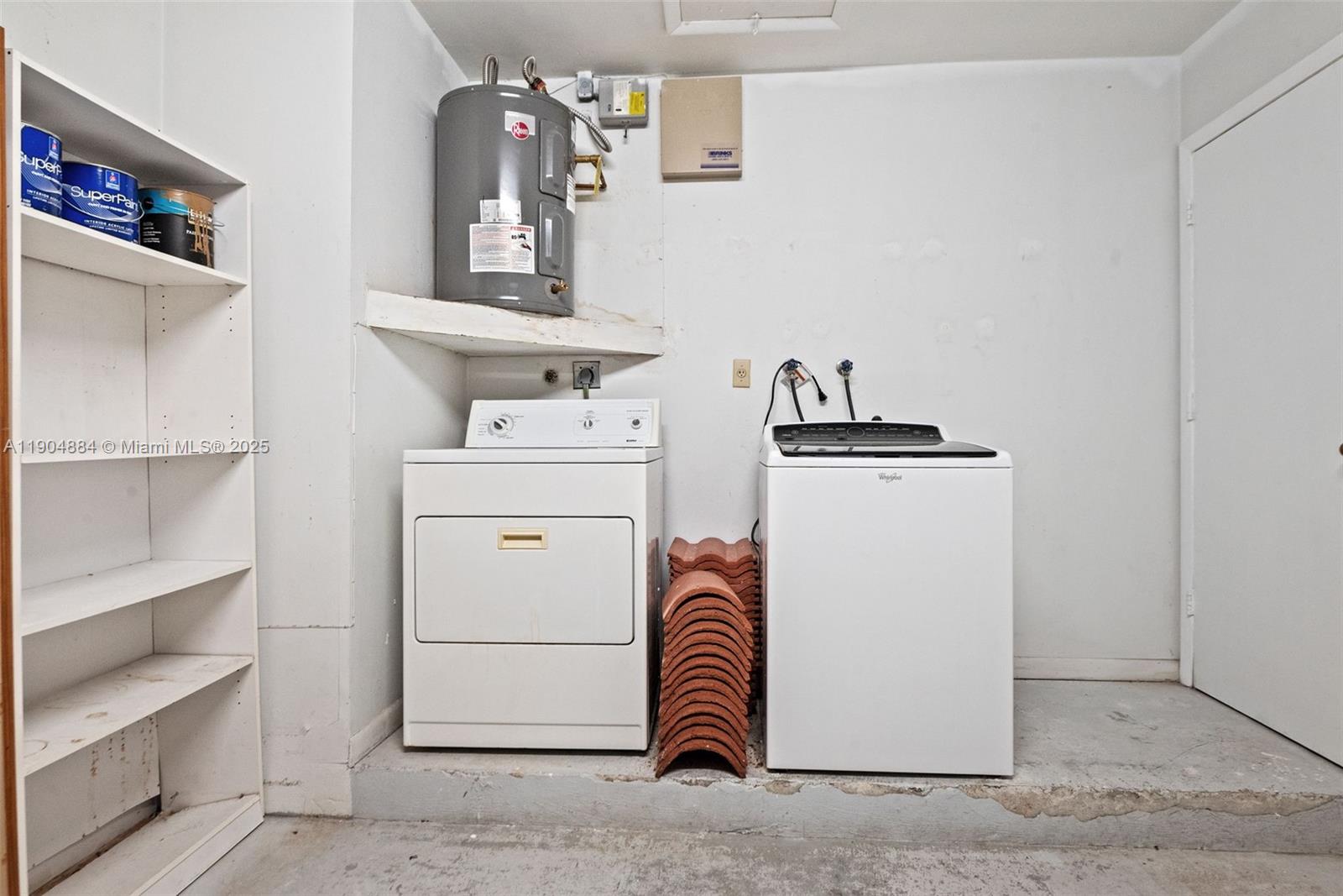 THE MOORS TOWNHOUSES - Residential Lease