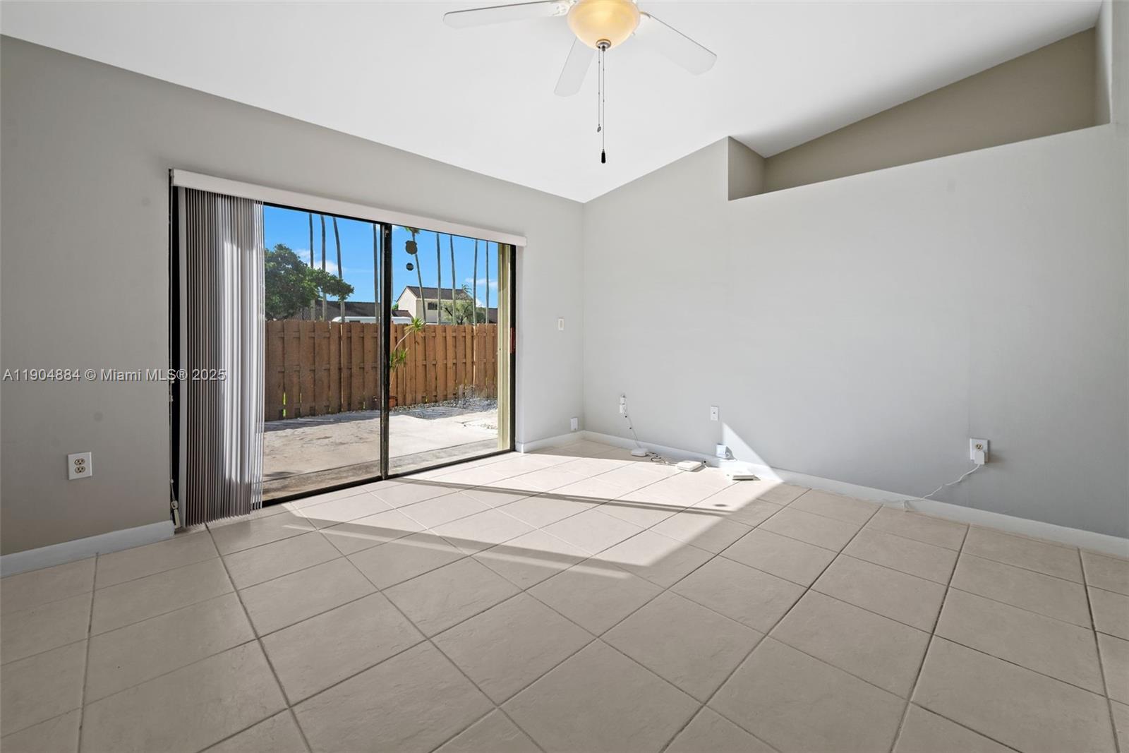 THE MOORS TOWNHOUSES - Residential Lease