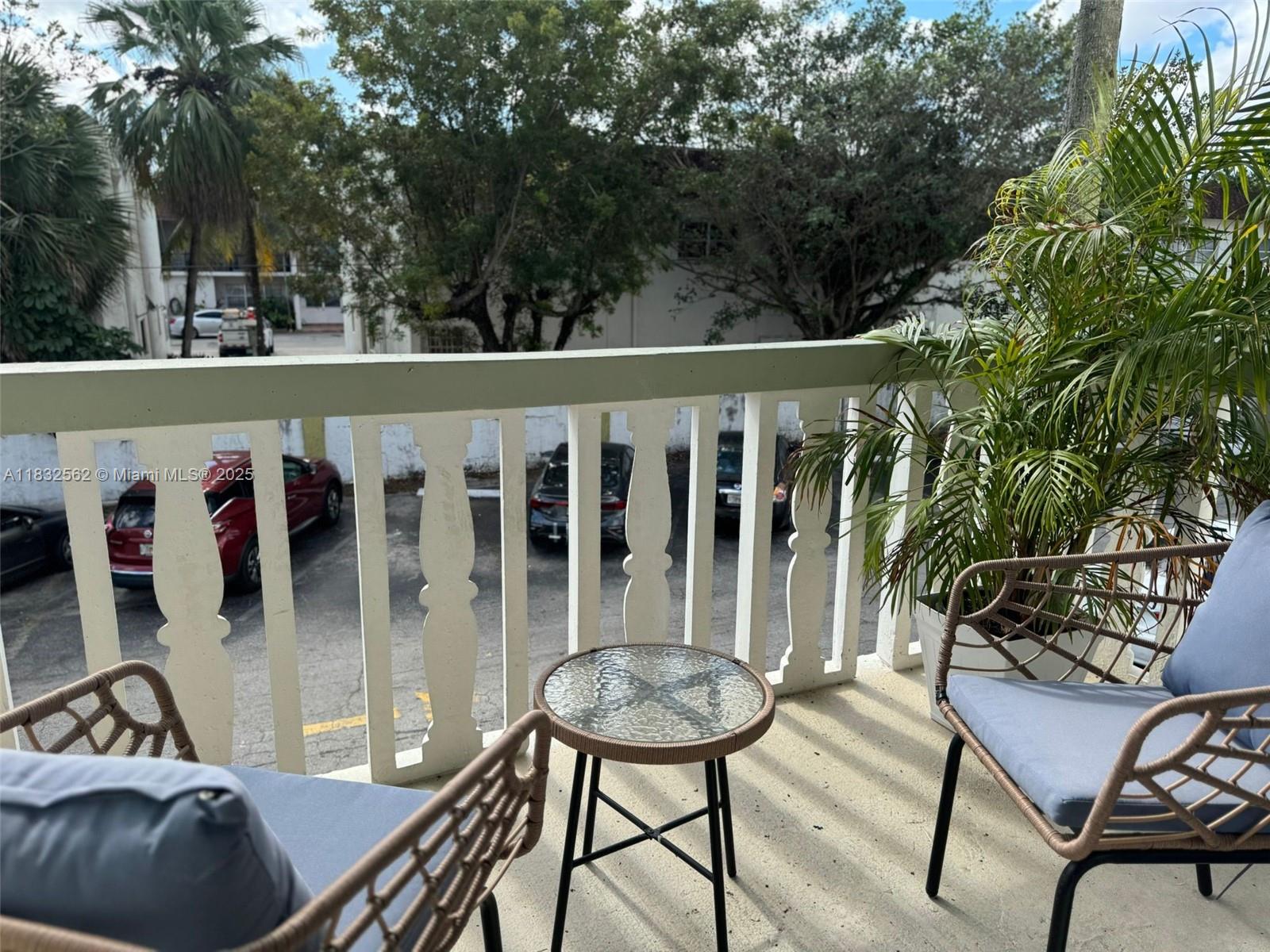 OLA CONDO - Residential