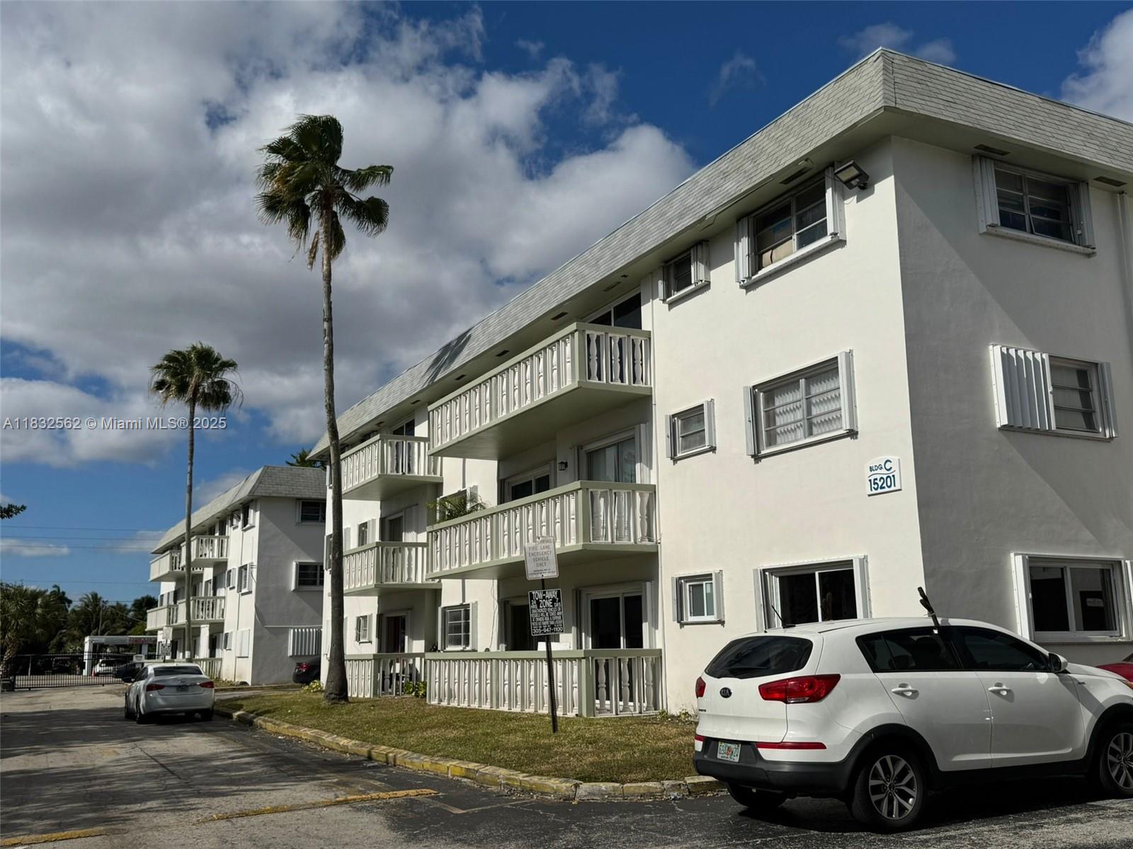 OLA CONDO - Residential