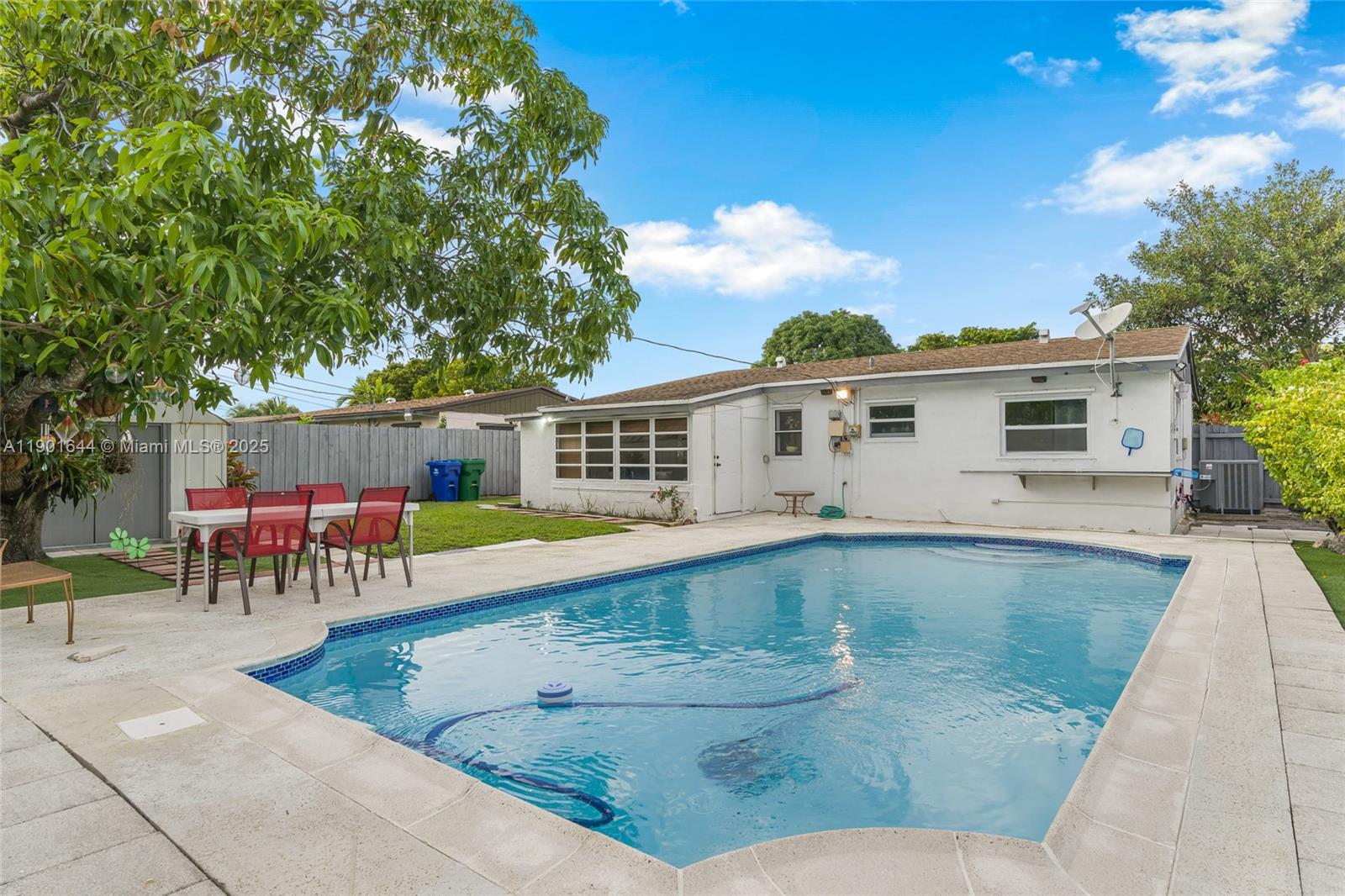 PALM LANE HOMES IN MIRAMA - Residential