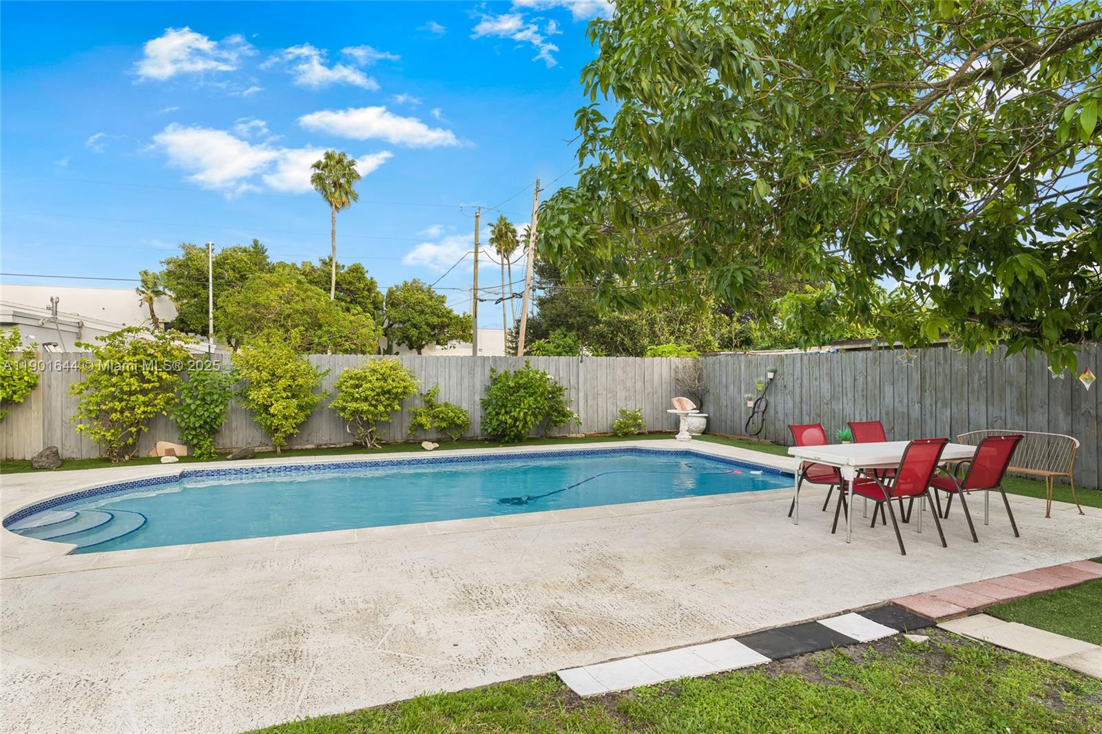 PALM LANE HOMES IN MIRAMA - Residential