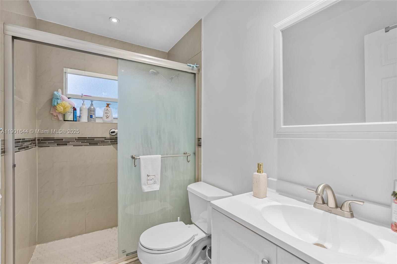 PALM LANE HOMES IN MIRAMA - Residential