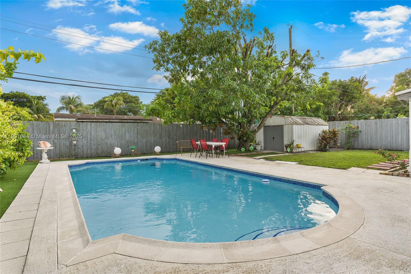 PALM LANE HOMES IN MIRAMA - Residential