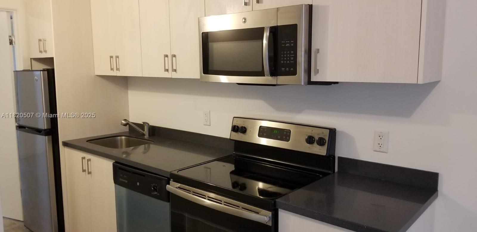 1035 EUCLID CONDO - Residential Lease